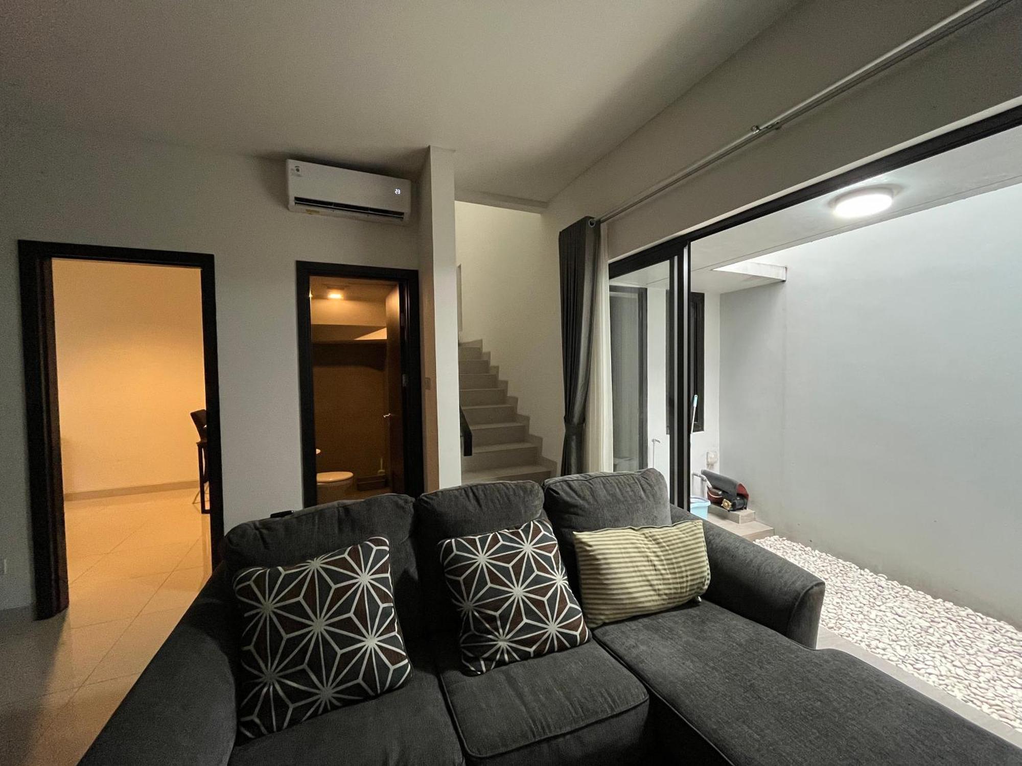 2 Floor Cozy House In Wisteria Garden Villa